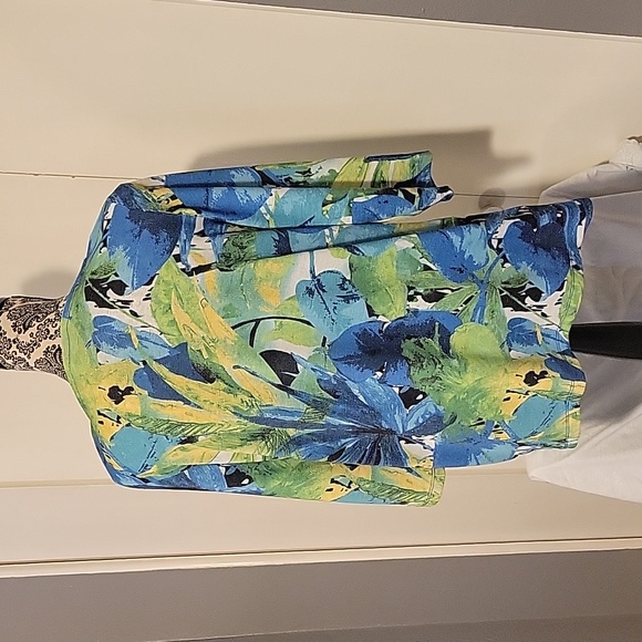 Onque Floral Top - Picture 4 of 6